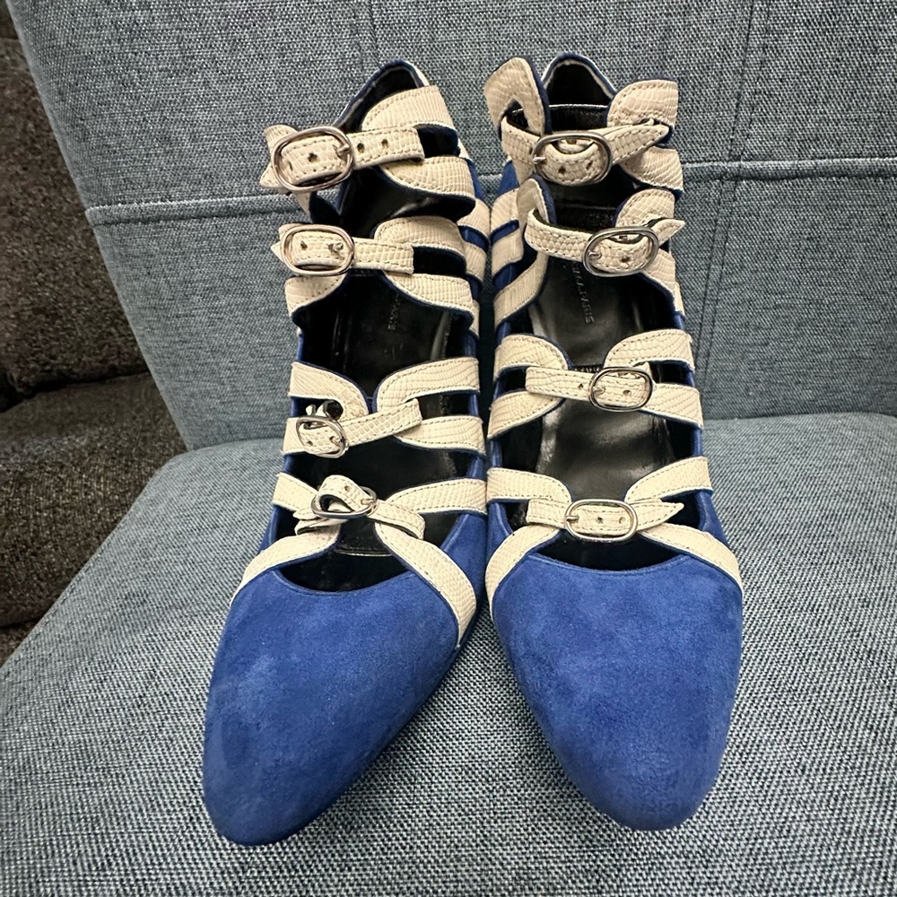 Balenciaga pointy-toed multi-strap
Mary-Jane stiletto pumps sandal IT 38
US 8